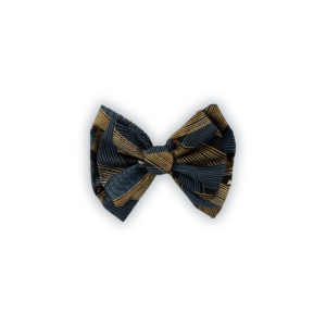 Bow - Geometric Line Pattern